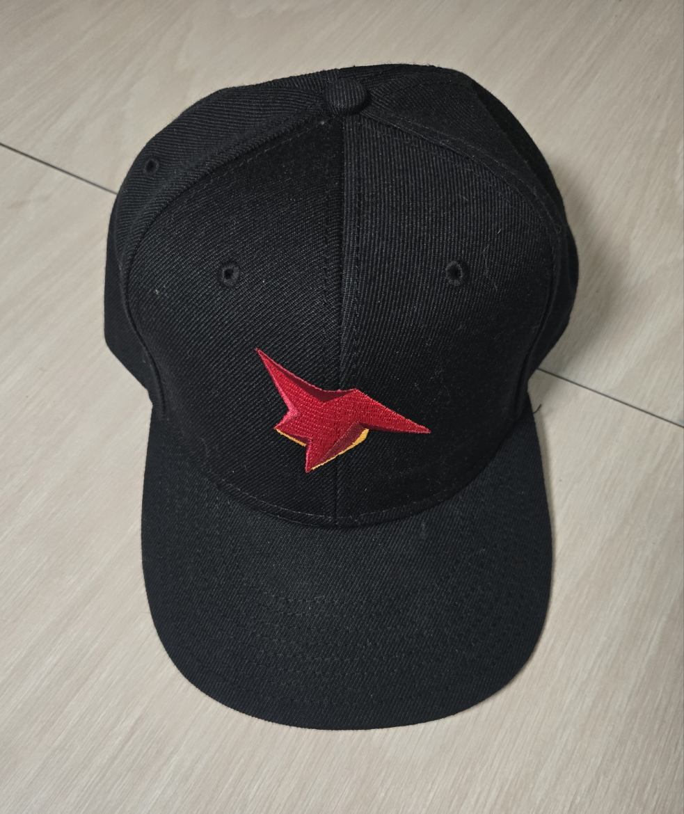 Ordin's Jagged Star Snapback Hat - Fire Version